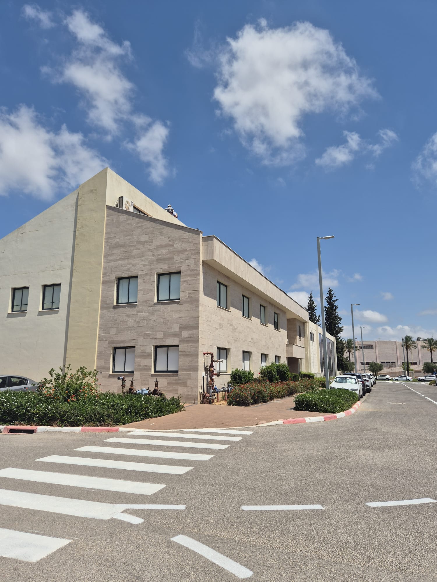 להשכרה - מבנה עצמאי בפארק עסקים קיסריה
